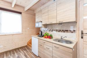 Domki Miłe z basenem - Lubiatowo