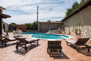 Villa Blondie con piscina a Castellammare del Golfo