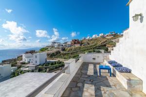 Elegant overseas property Tinos Greece