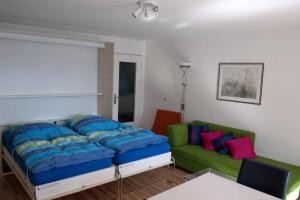 Mireille, Appartment 61