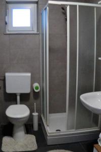 One-Bedroom Apartment with Balcony room in Apartments with a parking space Novalja Pag - 17954