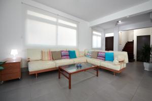 Beach Front Bella Vista by Ezoria Villas