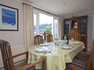 Moonrakers, Clarence Street