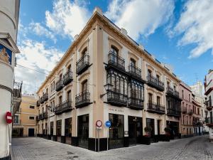 Calle Ortiz de Zúñiga, 8, 41004 Sevilla, Spain.