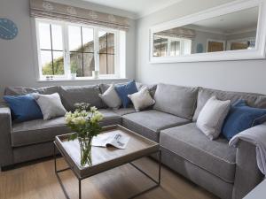 1 Coachmans Cottage, Hillfield Village