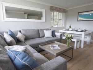 1 Coachmans Cottage, Hillfield Village