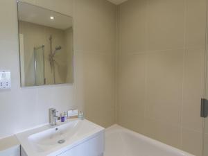 1 Coachmans Cottage, Hillfield Village