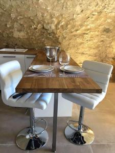 Appartements Paradise Love In Provence - loft en pierres - spa privatif : photos des chambres