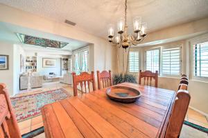 Scottsdale Oasis with Fruit Trees, Sport Court and Spa