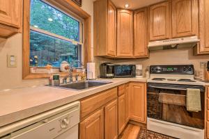 Pocono Mountain Home with 3 Community Lakes!