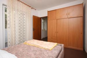 Two-Bedroom Apartment with Balcony and Sea View room in Apartment Potocnica 222a