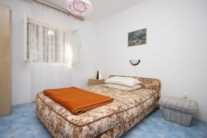 Two-Bedroom Apartment with Terrace and Sea View room in Apartments by the sea Potocnica Pag - 222