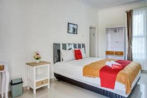 RedDoorz Syariah near Taman Pelangi Monjali