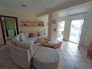 Private pool & Panorama View on Athens center Hill