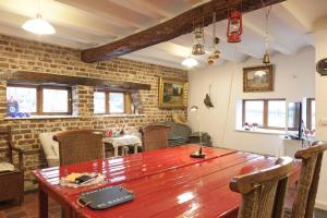 Nicolaye Suite 57