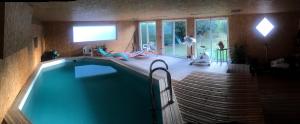 B&B / Chambres d'hotes Sejour avec piscine interieure chauffee : photos des chambres