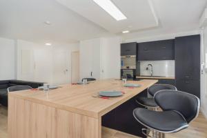 LOVELY APARTMENT CLOSE TO A BIG SHOPPING MALL