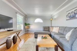 New Belmont Shore Retreat with free Parking Walk to Beaches