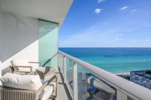 Two-Bedroom Apartment room in Hyde Resort Sophistication with Infinity Pools & Gym condo