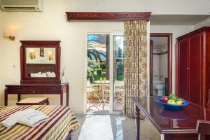 Studio with Garden View room in Lito Beach Hotel