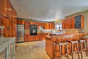 Angel Fire Mountain Cabin w Hot Tub & Sauna!