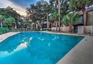 Holiday Home room in Hilton Head Townhome - Walk to Coligny Beach!