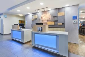 Holiday Inn Express Winnipeg A..