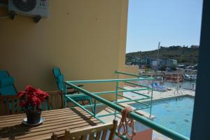 Beautiful Apartment In Albufeira Marina