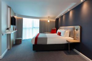 Double Room - Disability Access room in Holiday Inn Express Park Royal, an IHG Hotel