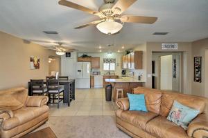 Family Home with Boat Parking - 3 Mi to Lake Havasu!