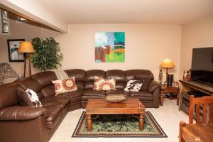 2427 Chamonix Lane 2 Bedroom