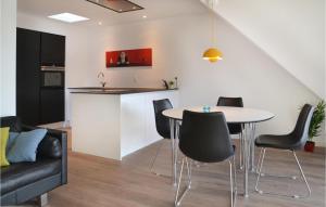 Gorgeous Apartment In Vejers Strand