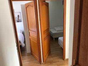 Appartements LE LIERRE , 2eme Etage : photos des chambres