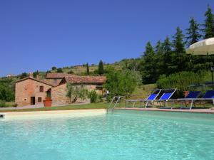 Villa in Cortona with Private Pool & Vineyards