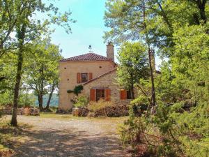 Cozy Holiday Home in Bouzic South of France near Meadows