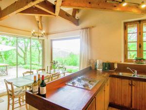 Maisons de vacances Cozy Holiday Home in Bouzic South of France near Meadows : photos des chambres