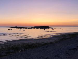 Appartements Loriot1- Appartement vue mer sur le fort bloque ploemeur : photos des chambres