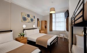 Superior Family Room room in Lords Hotel