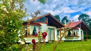 Arriendo de Cabañas con Piscina y Entorno Natural, Villarrica - Collico