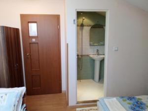 Standard Triple Room room in Aleks Guest House