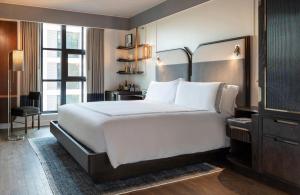 Queen Room room in Thompson Washington D.C.