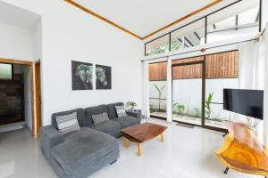 Villa Koi ~ Brand NEW Villa ~ 2 Bedrooms with Pool