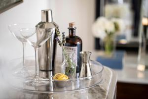 Deluxe King Room - Disability Access room in Four Seasons Hotel Westlake Village