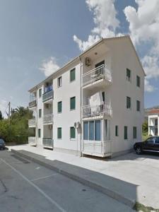 Apartments with a parking space Kastel Stari, Kastela - 17964