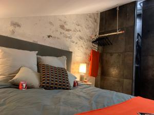 B&B / Chambres d'hotes L'Atelier Planque : Chambre Supérieure Lit Queen-Size