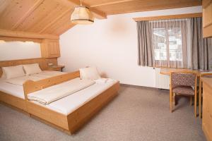Two-Bedroom Apartment room in Gasthof Panzl Bräu