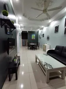DF ZaheenulFitri Homestay (Muslim Homestay) - Kampong Baharu Paroi