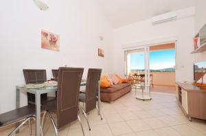 Apartmani Bašić Rogoznica