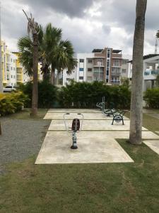 moderno apto frente a la piscina