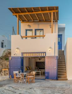 Manolis And Filio Home -By The Sea Milos Greece